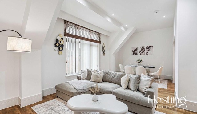 The Hamilton Suite - 2Bed Apartment with Parking