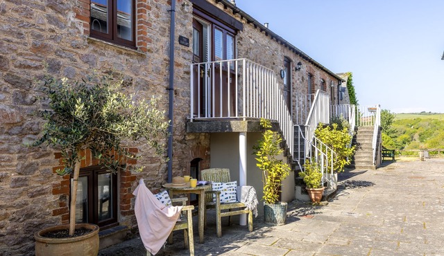 The Hayloft - sleeps 4 guests in 2 bedrooms