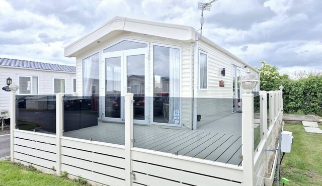 The Helmsley Lodge - Alberta Holiday Park