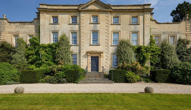 The Hewletts is an impeccably restored and exquisitely-presented Georgian manor home