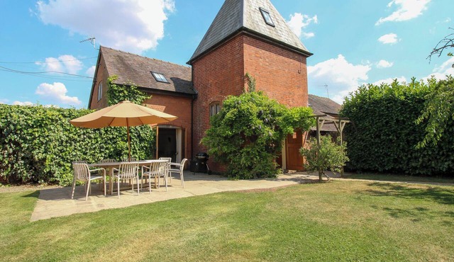 THE HOP KILN, pet friendly, with a garden in Tenbury Wells