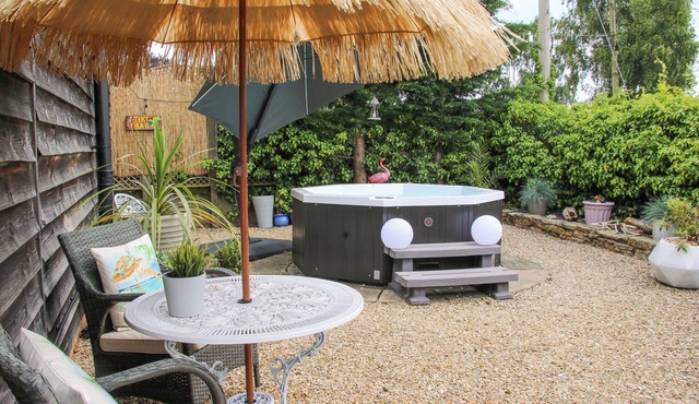 THE LOFT, family friendly, with hot tub in Ironbridge