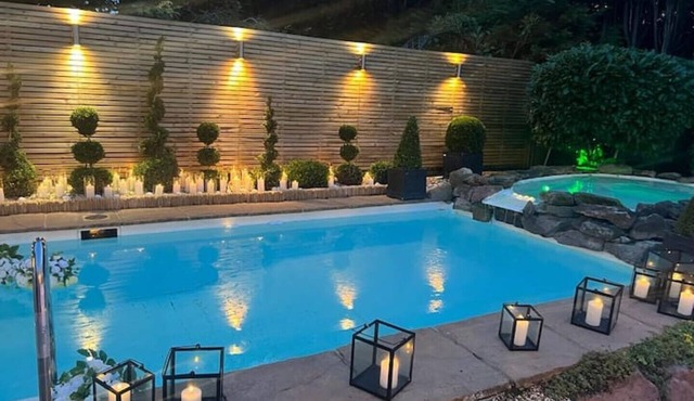The Luxe Pool HousenLuxury Self Contained 2 Bed Annex with Plunge pool