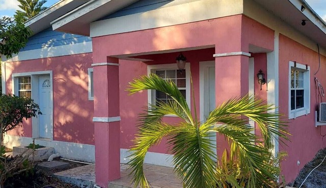 The manner EN suite, marvelous 1 bedroom suite in moss Town exuma with AC, WiFi