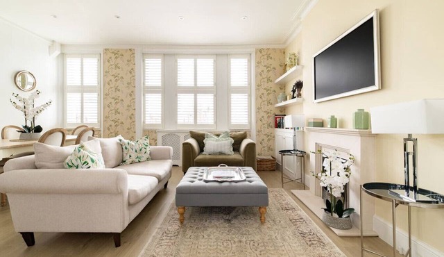 The Montagu – 2 Bedroom with Terrace in Kensington