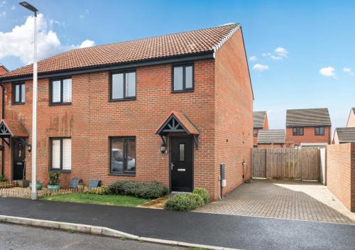 The Nest Retreat Exeter - Spacious Stay Near City Center