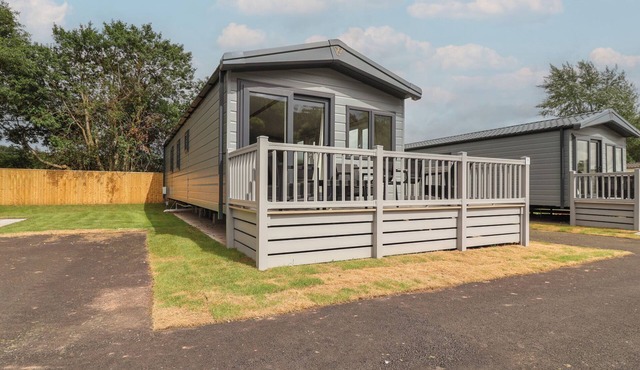 THE OAKS 3 BEDROOMS, pet friendly in Delamere