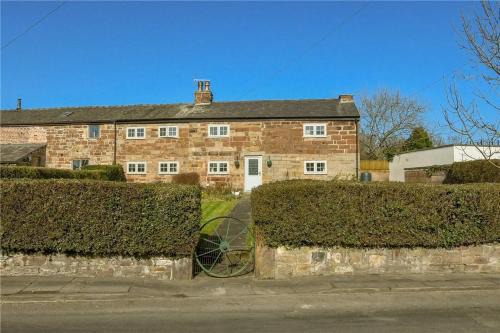 The Old Farmhouse - Sleeps up to 14