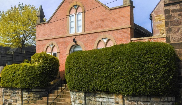THE OLD TEMPERANCE HALL, family friendly, with a garden in Kingsley