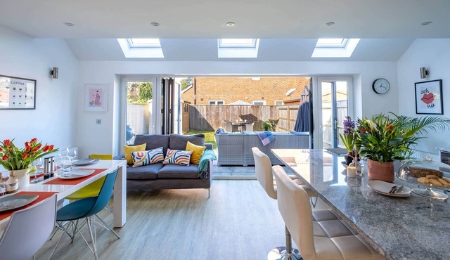 The perfect base for New Forest adventures... in the sweetest village of Sway!