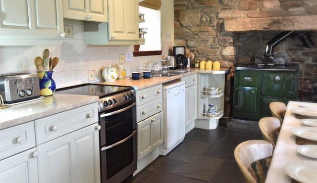THE PRESS HOUSE, pet friendly, with a garden in Carrbridge