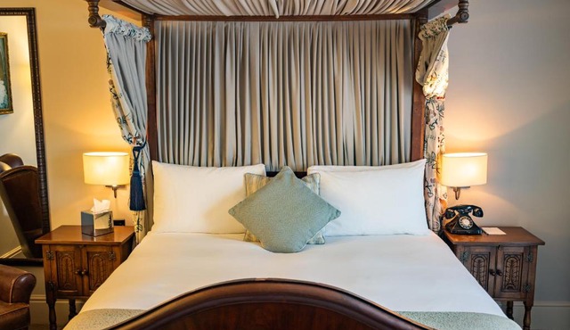 The Red Lion Hotel
