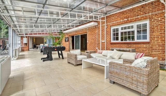 The Residence at Ascot- 6 bed