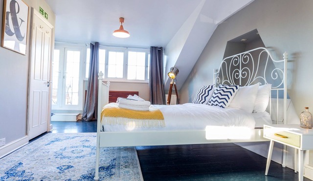 The River Cam Place - Enchanting 6BDR Home next to River Cam