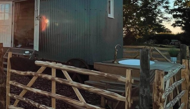 The Romney - a Shepherds Hut by Bloom Stays that sleeps 4 guests in 1 bedroom