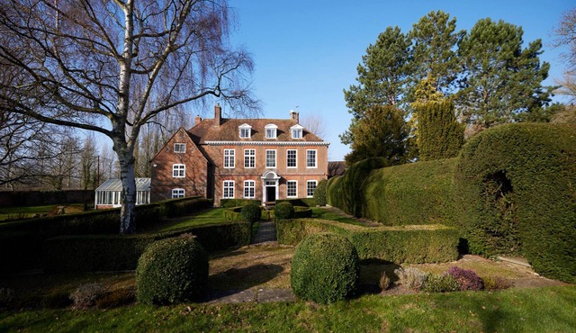 The Royal Retreat -Elegant 7BDR with Garden