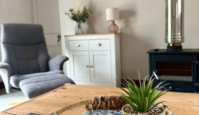The Stables - detached bungalow in Alton