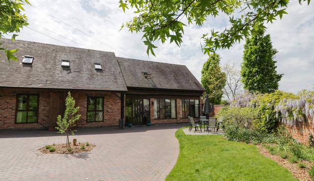 THE STABLES, family friendly, with a garden in Belbroughton