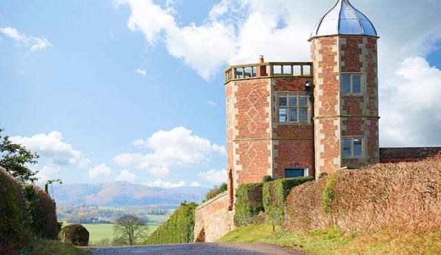The Summer House, is a stunning historic retreat for couples, on the Raby Estate,