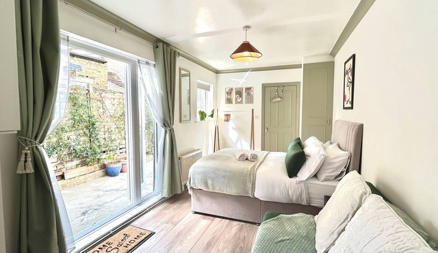 The terrace garden studio - central and cosy!