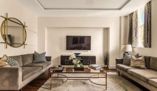 The Theodore A Stylish Stay AC