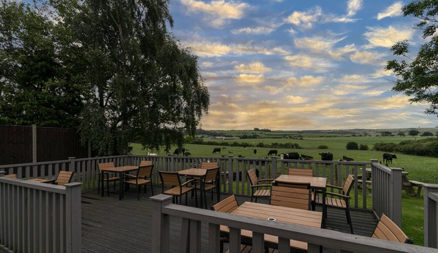 The Three Horseshoes