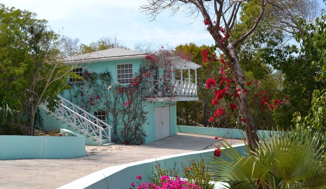The Tree House - a Cozy Peaceful Nest for Your Exuma Adventure