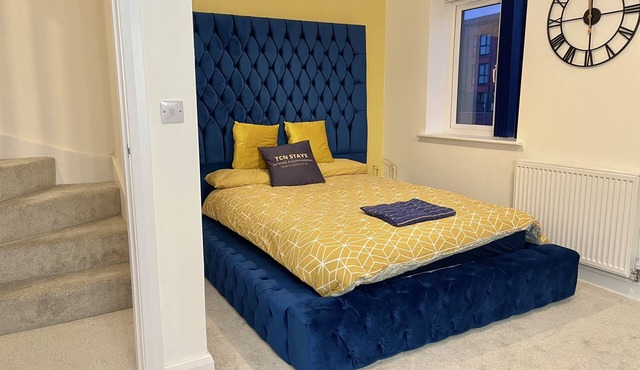 The Valley - Luxurious New Build House W/Anfield Stadium View!