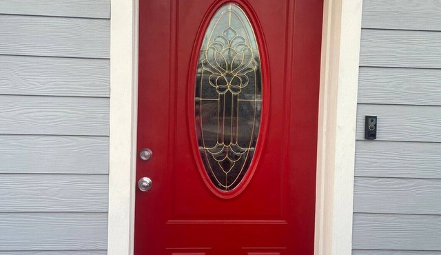 TheRedDoor@ShermanAve near Downtown Nassau