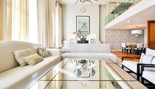 Three bedroom Apartment by Hyde Park in Exclusive Lancasters Building.