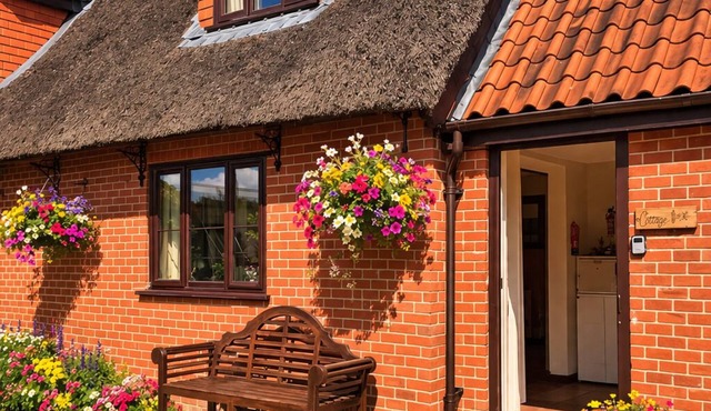 Thurnefield Holiday Cottages - Cherry Tree Cottage