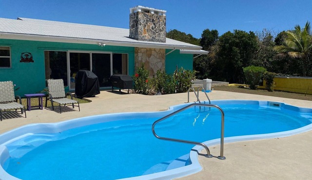 Time Flies is located on a safe/friendly family island. Close to many beaches.