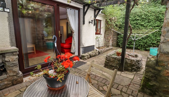 TINKLETOD, romantic, character holiday cottage in Nailsea