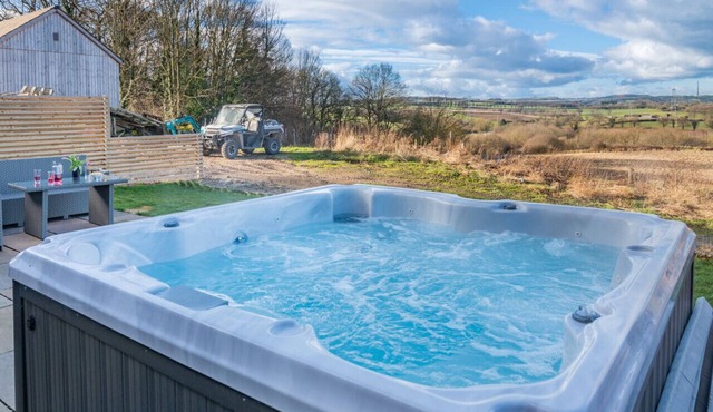Tithe Barn - Four Bedroom House, Sleeps 8