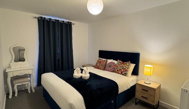 town centre 3, 1st floor, king bed entire flat