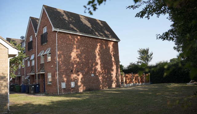 Town Centre spacious 4 bed town house
