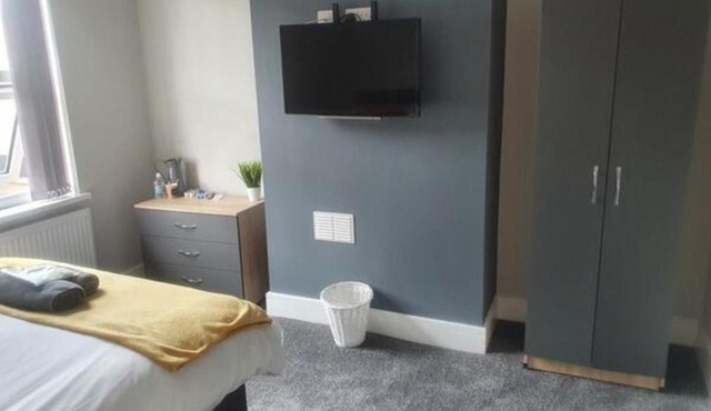 Townhouse @ 11 Nicholls Street Stoke