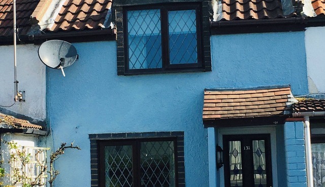 Traditional 1850s fisherman’s cottage, perfect coastal retreat, sea views.