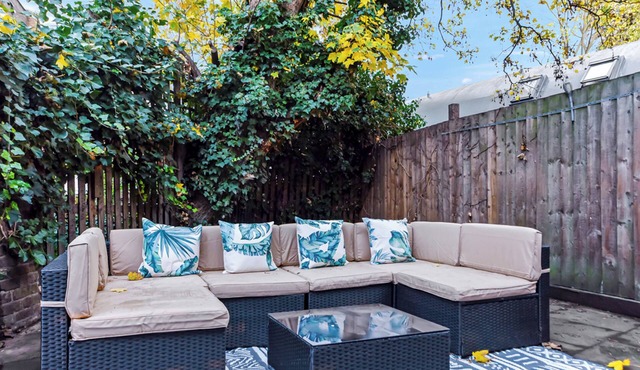 Tranquil 3 BR Escape: For Families or Groups