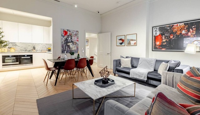 Tranquil Luxury 3 Bed Penthouse in Covent Garden with AC