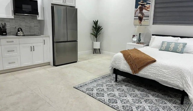 Tranquil secluded studio w/ Pool and WiFi, AC in charming Nassau