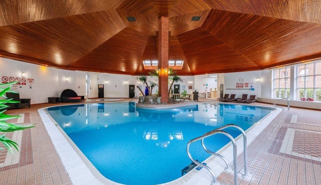 Tranquil Stay with Swimming Pool & Exclusive Spa Access, Breakfast Included