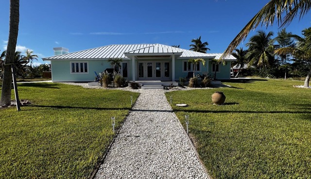 Treasure Times waterfront retreat in Treasure Cay, Bahamas