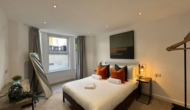 Trendy 2BR 2BA Flat in Crystal Palace