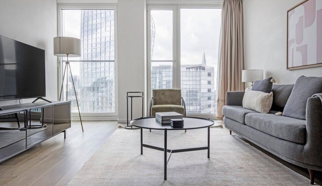 Trendy South Bank 1BR w/Pool, Gym & Concierge, nr Tube, by Blueground