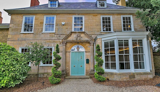Ttich Manor Retreat