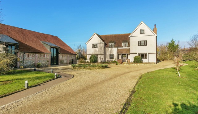 TUFFON HALL FARMHOUSE, family friendly in Sible Hedingham