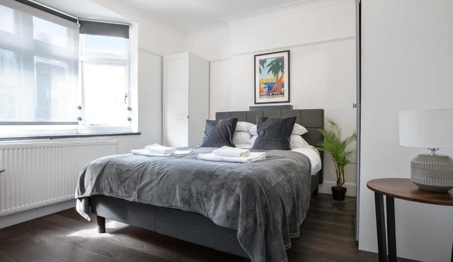 Two Modern 2 Bed Apartments in Central Camden