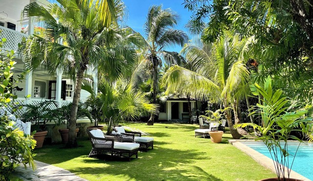 Ultimate Island Style House w/Pool in Large Walled Garden in Historic Dunmore Town