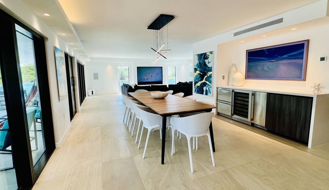 Unique Luxurious Modern Renovated Townhouse